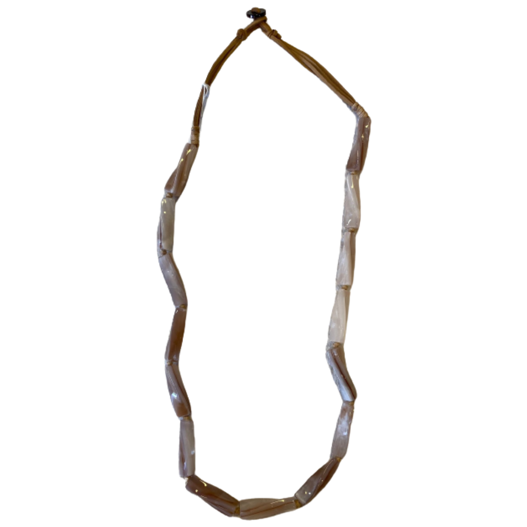 Collar piedras alargadas beige