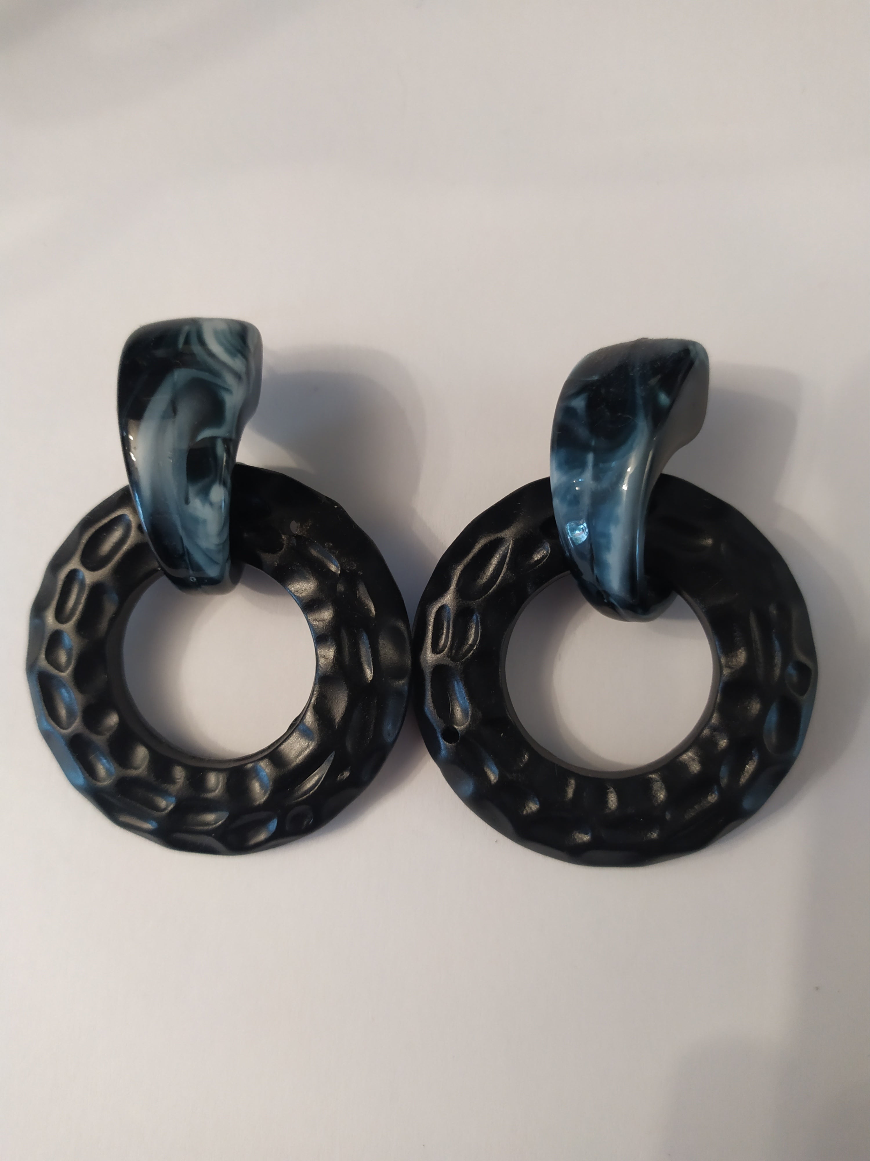 Pendientes aro redondo negro